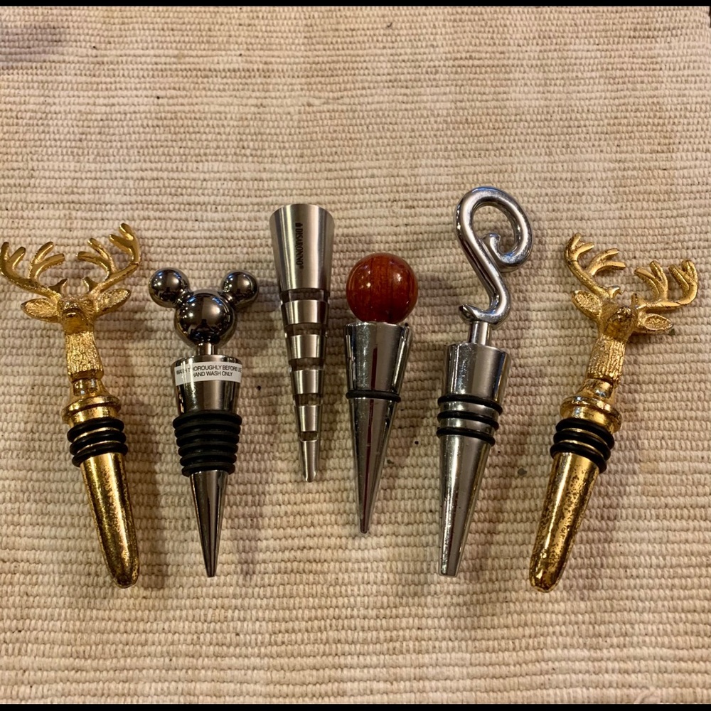 Lot of Wein stoppers